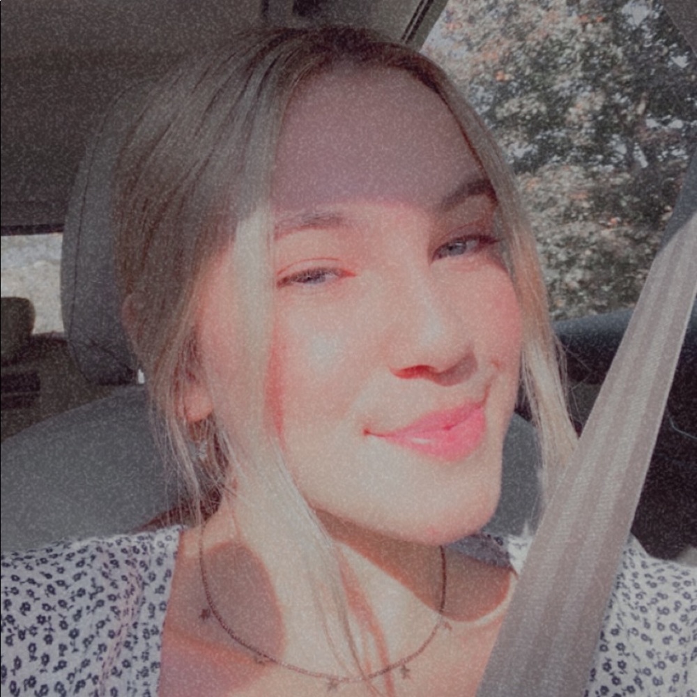 Meet your Posher, Olivia